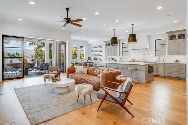 740 Avenue C, Redondo Beach, California 90277, 5 Bedrooms Bedrooms, ,5 BathroomsBathrooms,Residential,Sold,Avenue C,PV20082727
