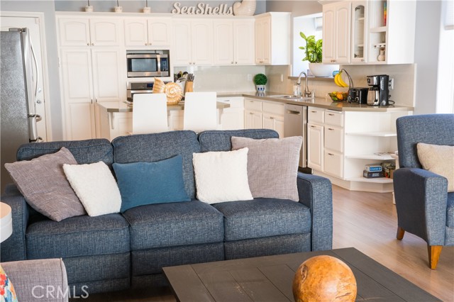 1705 Marshallfield Lane, Redondo Beach, California 90278, 4 Bedrooms Bedrooms, ,2 BathroomsBathrooms,Residential,Sold,Marshallfield,SB21036062