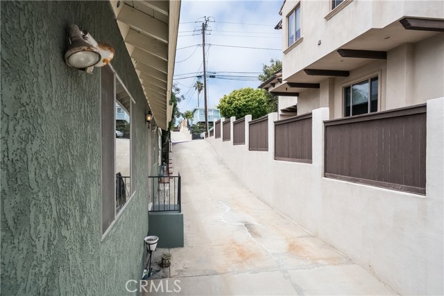 2004 Nelson Avenue, Redondo Beach, California 90278, 4 Bedrooms Bedrooms, ,3 BathroomsBathrooms,Residential,Sold,Nelson,SB17138213