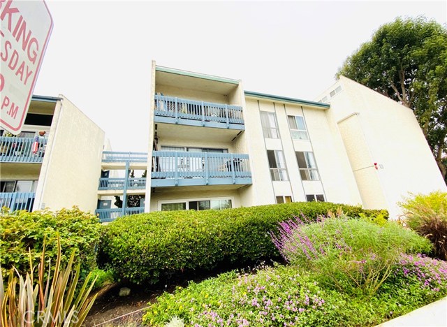 601 Prospect Avenue, Redondo Beach, California 90277, 2 Bedrooms Bedrooms, ,2 BathroomsBathrooms,Residential,Sold,Prospect,SB20189333