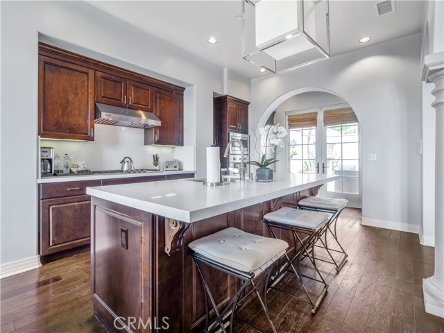 Large kitchen island perfect for entertaining.