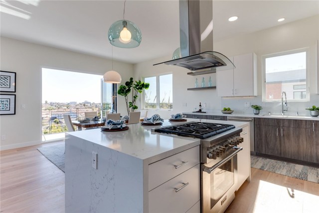 130 Prospect Avenue, Redondo Beach, California 90277, 4 Bedrooms Bedrooms, ,2 BathroomsBathrooms,Residential,Sold,Prospect,SB20026517