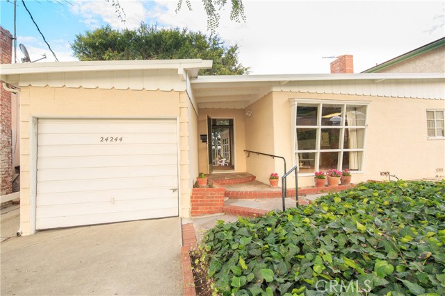 24244 Ward Street, Torrance, California 90505, 2 Bedrooms Bedrooms, ,1 BathroomBathrooms,Residential,Sold,Ward,SB17169476