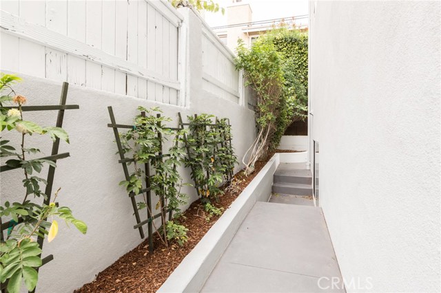 2515 Voorhees Avenue, Redondo Beach, California 90278, 4 Bedrooms Bedrooms, ,4 BathroomsBathrooms,Residential,Sold,Voorhees,SB18062969