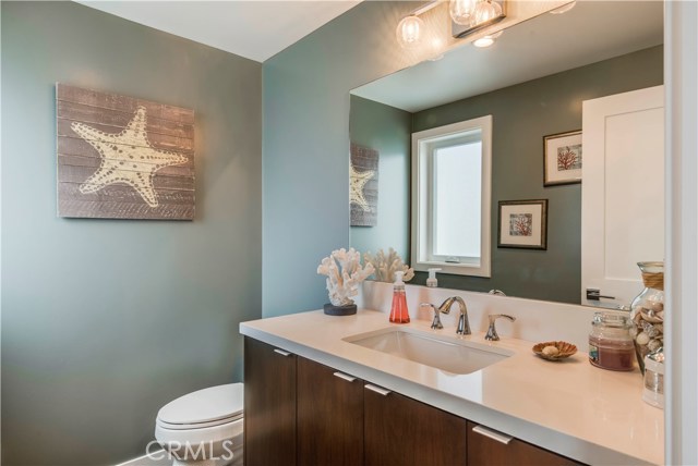 1074 7th Street, Hermosa Beach, California 90254, 4 Bedrooms Bedrooms, ,3 BathroomsBathrooms,Residential,Sold,7th,SB19068500