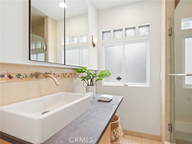 3605 Crest Drive, Manhattan Beach, California 90266, 2 Bedrooms Bedrooms, ,2 BathroomsBathrooms,Residential,Sold,Crest,PW20101894
