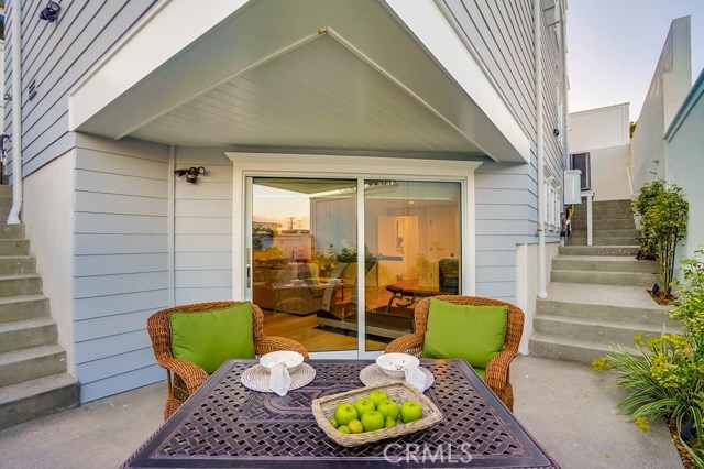 704 Loma, Hermosa Beach, California 90254, 4 Bedrooms Bedrooms, ,4 BathroomsBathrooms,Residential,Sold,Loma,SB19164166