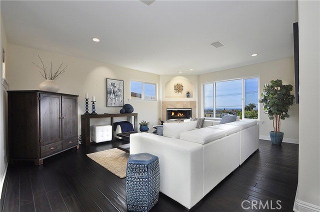 826 15th Street, Hermosa Beach, California 90254, 4 Bedrooms Bedrooms, ,3 BathroomsBathrooms,Residential,Sold,15th,SB19018013