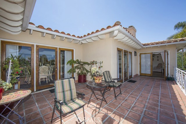 37 Via Malona, Rancho Palos Verdes, California 90275, 5 Bedrooms Bedrooms, ,6 BathroomsBathrooms,Residential,Sold,Via Malona,PV17218052