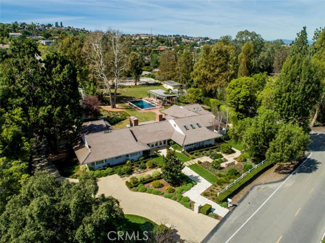 10 Johns Canyon Road, Rolling Hills, California 90274, 7 Bedrooms Bedrooms, ,8 BathroomsBathrooms,Residential,Sold,Johns Canyon,PV17051663