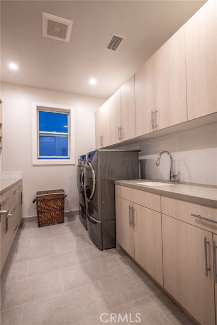 1450 23rd Street, Manhattan Beach, California 90266, 5 Bedrooms Bedrooms, ,2 BathroomsBathrooms,Residential,Sold,23rd,SB19093851