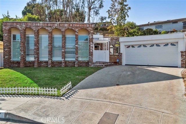 Detail Gallery Image 1 of 1 For 4137 Terraza Dr, Los Angeles,  CA 90008 - 3 Beds | 1/1 Baths