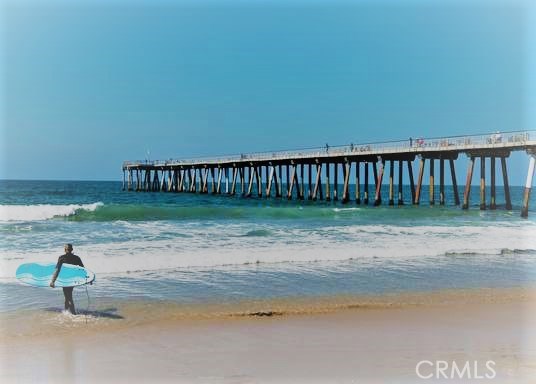 Just a 10-minute walk to sunny Hermosa Beach!