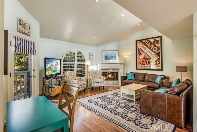 1109 Valley Drive, Hermosa Beach, California 90254, 2 Bedrooms Bedrooms, ,2 BathroomsBathrooms,Residential,Sold,Valley,SB17110855