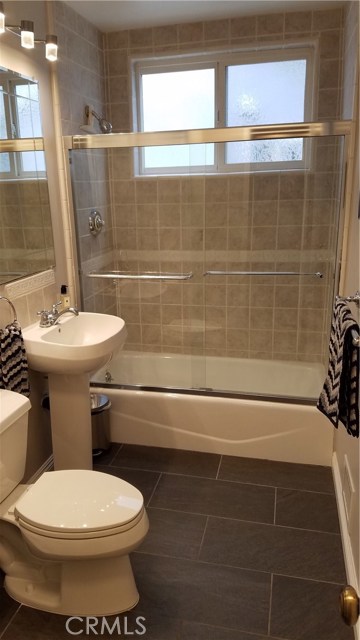 2920 Poinsettia Avenue, Manhattan Beach, California 90266, 3 Bedrooms Bedrooms, ,2 BathroomsBathrooms,Residential,Sold,Poinsettia,SB19012421