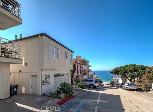 216 44th Street, Manhattan Beach, California 90266, 2 Bedrooms Bedrooms, ,3 BathroomsBathrooms,Residential,Sold,44th,SB20030954