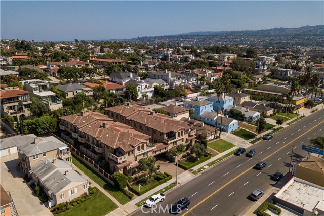 704 Pacific Coast Hwy, Redondo Beach, California 90277, 3 Bedrooms Bedrooms, ,2 BathroomsBathrooms,Residential,Sold,Pacific Coast Hwy,SB18201365