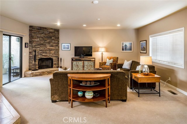 105 Irena Avenue, Redondo Beach, California 90277, 3 Bedrooms Bedrooms, ,2 BathroomsBathrooms,Residential,Sold,Irena,SB19074673