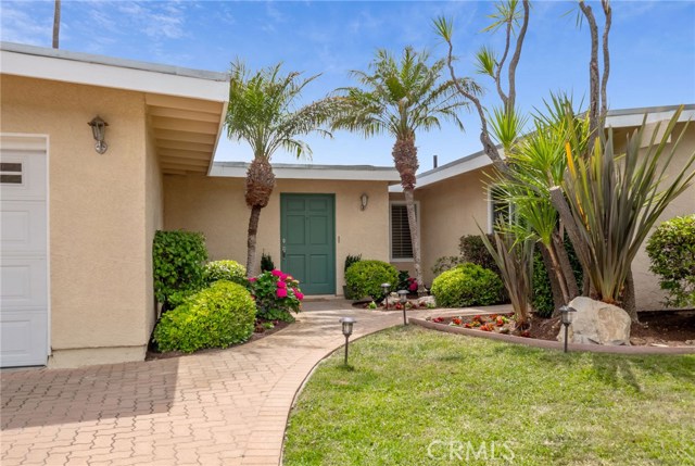 Walkway also has access to front bedroom on the right, great for office or in-law quarters