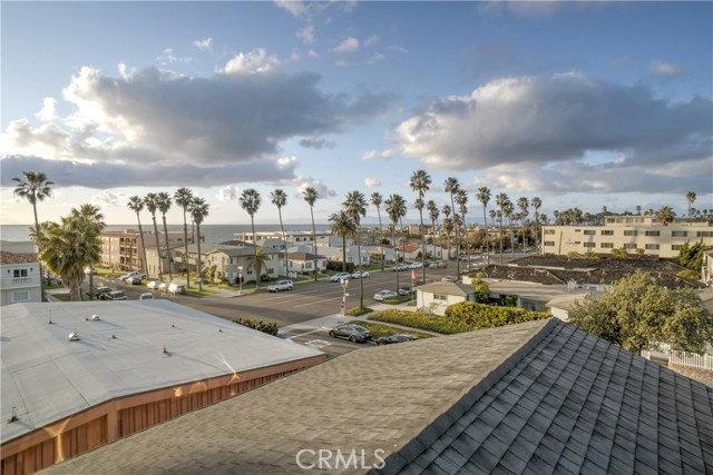 202 Avenue H, Redondo Beach, California 90277, 4 Bedrooms Bedrooms, ,3 BathroomsBathrooms,Residential,Sold,Avenue H,SB18040165