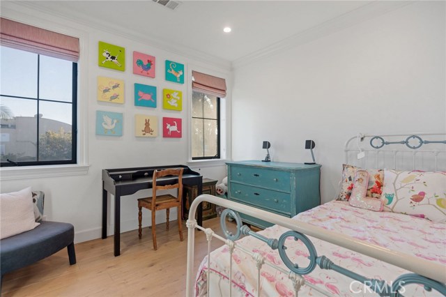 1405 Oak Avenue, Manhattan Beach, California 90266, 4 Bedrooms Bedrooms, ,4 BathroomsBathrooms,Residential,Sold,Oak,SB20231748