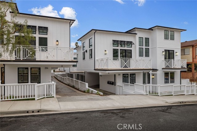 2112 Carnegie Lane, Redondo Beach, California 90278, 5 Bedrooms Bedrooms, ,5 BathroomsBathrooms,Residential,Sold,Carnegie,SB21025437