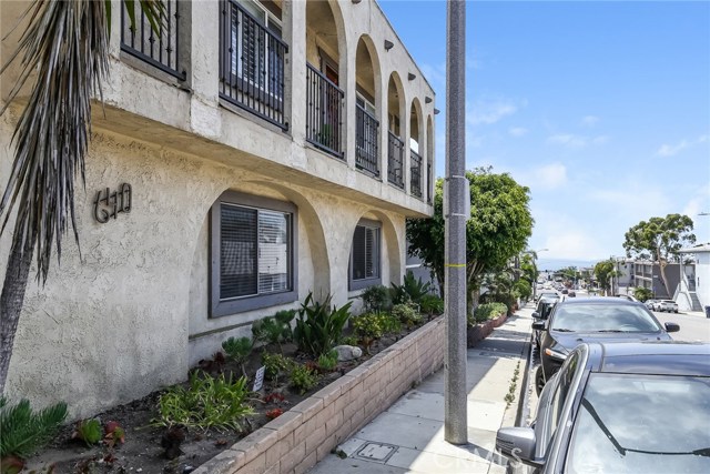 Manhattan Beach Blvd., short walk to downtown, pier and the beach