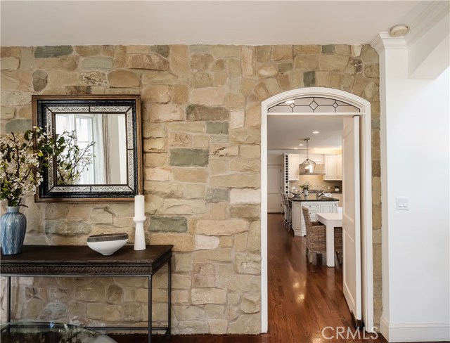 Architectural stone wall