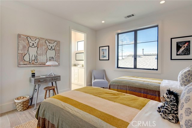 3604 Walnut Avenue, Manhattan Beach, California 90266, 5 Bedrooms Bedrooms, ,2 BathroomsBathrooms,Residential,Sold,Walnut,SB19038586