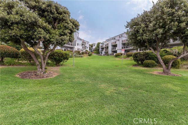 250 The Village, Redondo Beach, California 90277, ,1 BathroomBathrooms,Residential,Sold,The Village,SB17098033