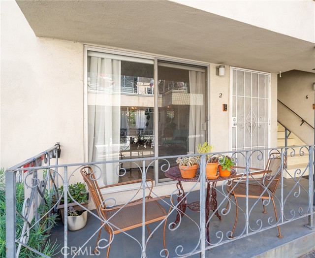 1 Bed Home for Sale in Los Feliz, California