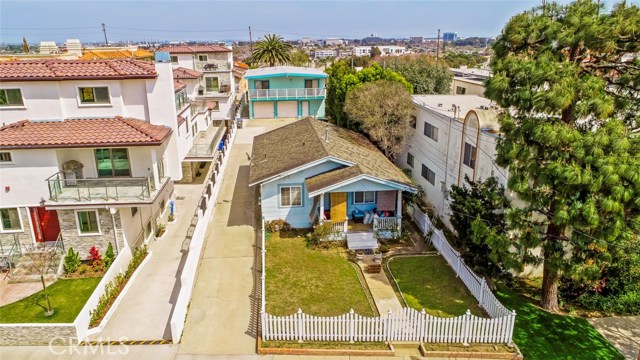 216 Lucia Avenue, Redondo Beach, California 90277, ,Residential Income,Sold,Lucia,SB18073503