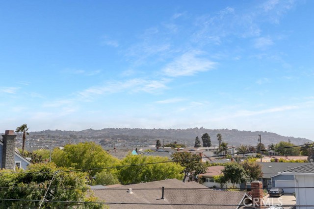 1307 Gertruda Avenue, Redondo Beach, California 90277, 5 Bedrooms Bedrooms, ,1 BathroomBathrooms,Residential,Sold,Gertruda,SB21076858