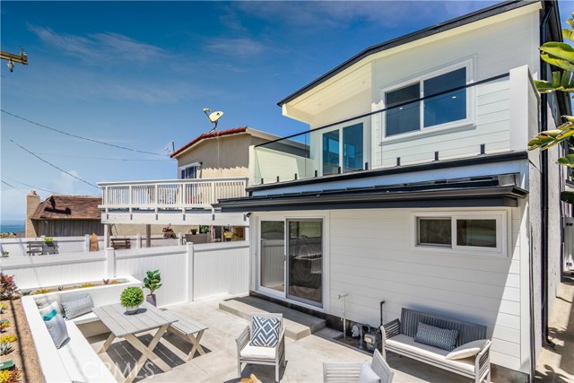 1218 2nd Street, Hermosa Beach, California 90254, 3 Bedrooms Bedrooms, ,1 BathroomBathrooms,Residential,Sold,2nd,SB20098677