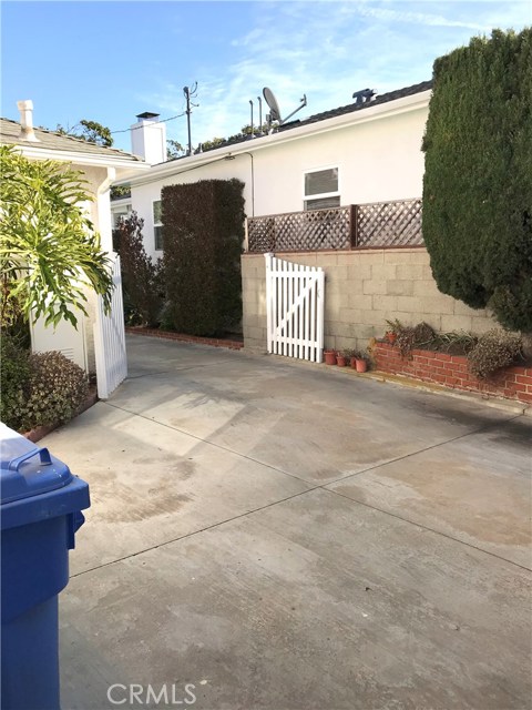 711 Maria Avenue, Redondo Beach, California 90277, 3 Bedrooms Bedrooms, ,3 BathroomsBathrooms,Residential,Sold,Maria,SB20257032