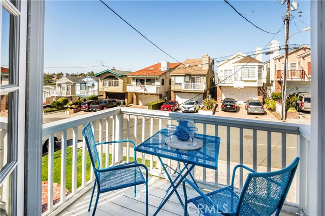 1709 Steinhart Avenue, Redondo Beach, California 90278, 3 Bedrooms Bedrooms, ,2 BathroomsBathrooms,Residential,Sold,Steinhart,SB17121207