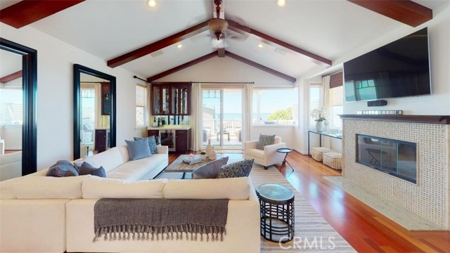 1818 Manhattan Avenue, Hermosa Beach, California 90254, 4 Bedrooms Bedrooms, ,2 BathroomsBathrooms,Residential,Sold,Manhattan,SB20111393