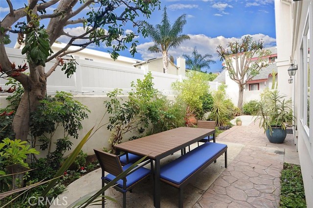 2111 Marshallfield Lane, Redondo Beach, California 90278, 4 Bedrooms Bedrooms, ,2 BathroomsBathrooms,Residential,Sold,Marshallfield,SB19132481