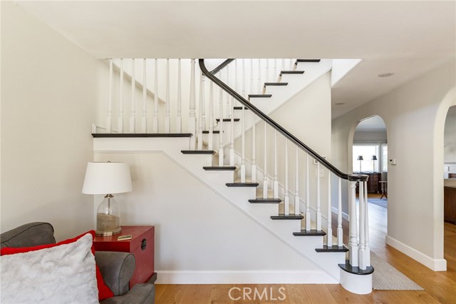 gorgeous staircase to upper bedrooms gorgeous staircase to upper bedrooms