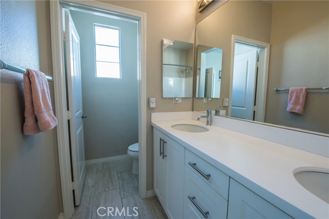 2 Bed Home for Sale in Hawthorne, California