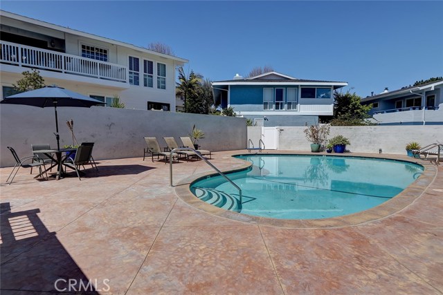 13 Laurel, Manhattan Beach, California 90266, 3 Bedrooms Bedrooms, ,1 BathroomBathrooms,Residential,Sold,Laurel,SB19057635