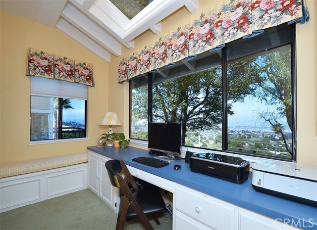 18 Mela Lane, Rancho Palos Verdes, California 90275, 3 Bedrooms Bedrooms, ,2 BathroomsBathrooms,Residential,Sold,Mela,PV17093225
