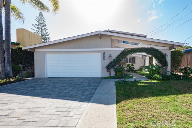 1018 9th Street, Manhattan Beach, California 90266, 5 Bedrooms Bedrooms, ,2 BathroomsBathrooms,Residential,Sold,9th,SB18036029