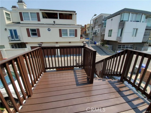 3212 The Strand, Manhattan Beach, California 90266, 3 Bedrooms Bedrooms, ,2 BathroomsBathrooms,Residential,Sold,The Strand,IN21015203