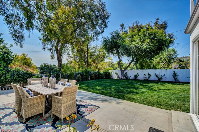 4024 Via Pavion, Palos Verdes Estates, California 90274, 4 Bedrooms Bedrooms, ,3 BathroomsBathrooms,Residential,Sold,Via Pavion,PV20113338