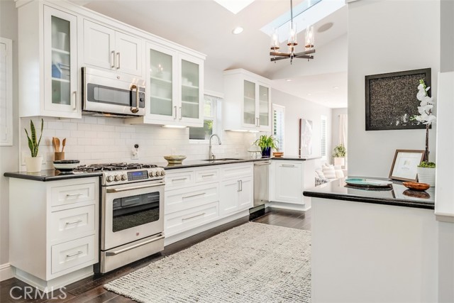 2305 Oak Avenue, Manhattan Beach, California 90266, 3 Bedrooms Bedrooms, ,2 BathroomsBathrooms,Residential,Sold,Oak,PW21077837