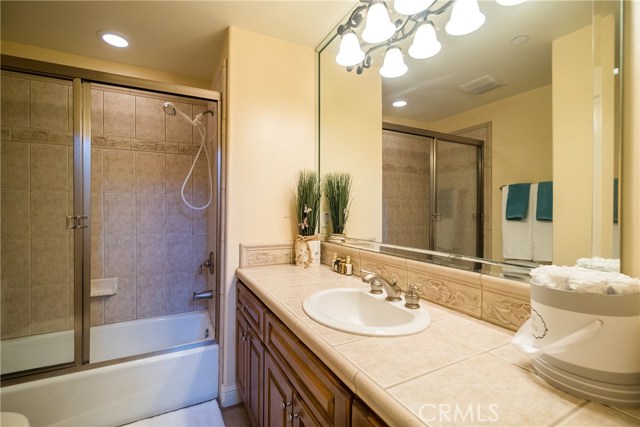 2413 Rockefeller Lane, Redondo Beach, California 90278, 3 Bedrooms Bedrooms, ,2 BathroomsBathrooms,Residential,Sold,Rockefeller,SB18266736