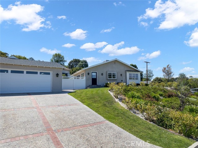 2206 Estribo Drive, Rolling Hills Estates, California 90274, 5 Bedrooms Bedrooms, ,2 BathroomsBathrooms,Residential,Sold,Estribo,PV21112421