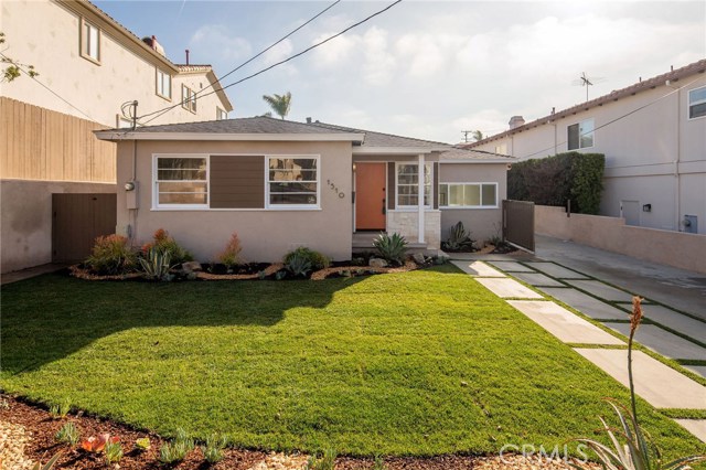 1510 Voorhees Avenue, Manhattan Beach, California 90266, 3 Bedrooms Bedrooms, ,2 BathroomsBathrooms,Residential,Sold,Voorhees,SB19006422