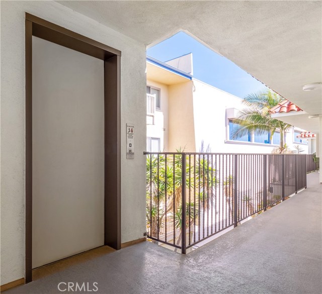 1720 Ardmore Avenue, Hermosa Beach, California 90254, 1 Bedroom Bedrooms, ,1 BathroomBathrooms,Residential,Sold,Ardmore,SB20071504